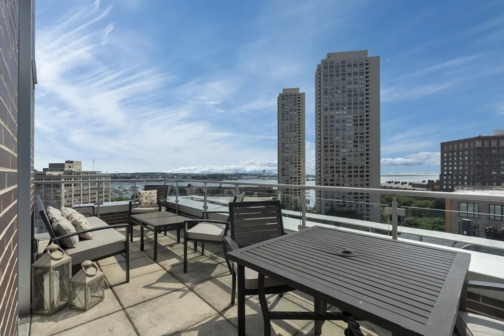 2 bed, 2 bath apartment for rent at 80 Broad St Unit PH1403, Boston Downtown — photo 16 of 18