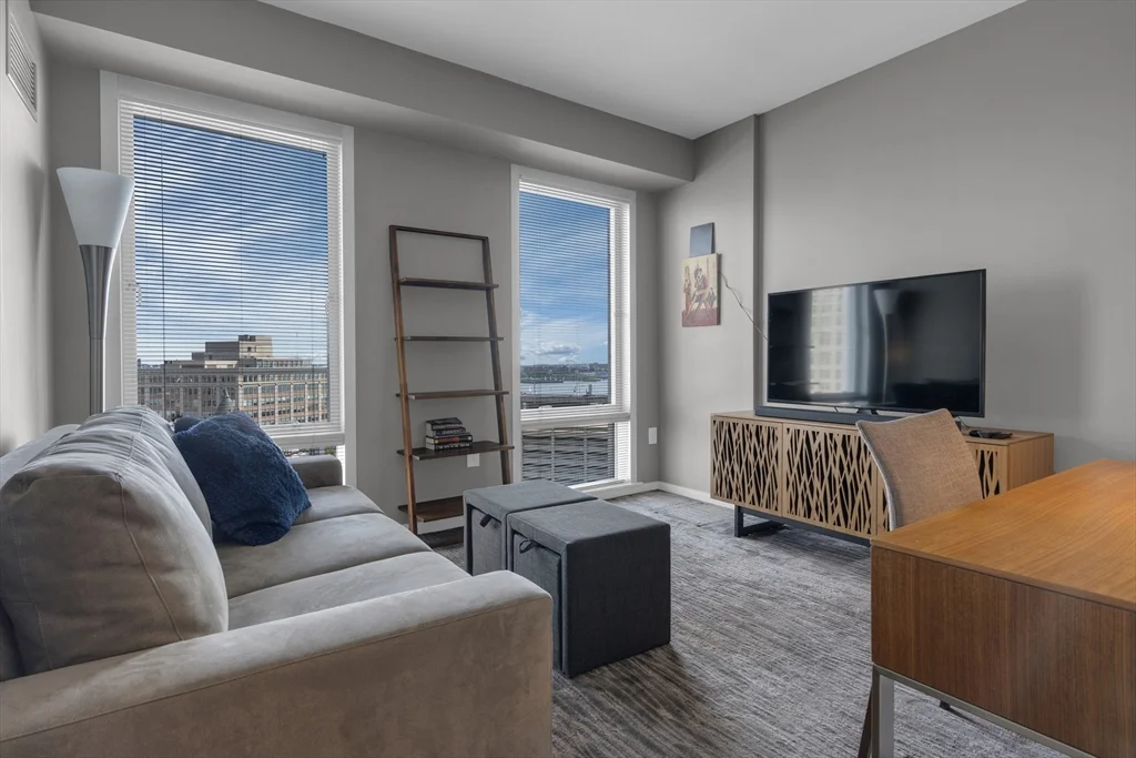 2 bed, 2 bath apartment for rent at 80 Broad St Unit PH1403, Boston Downtown — photo 11 of 18