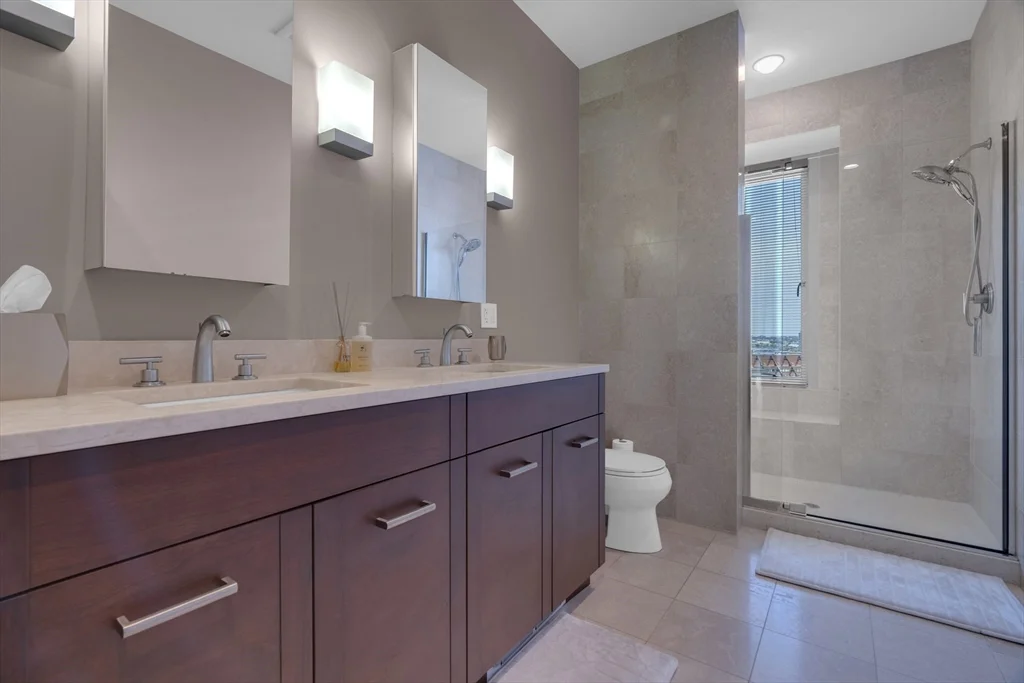 2 bed, 2 bath apartment for rent at 80 Broad St Unit PH1403, Boston Downtown — photo 14 of 18