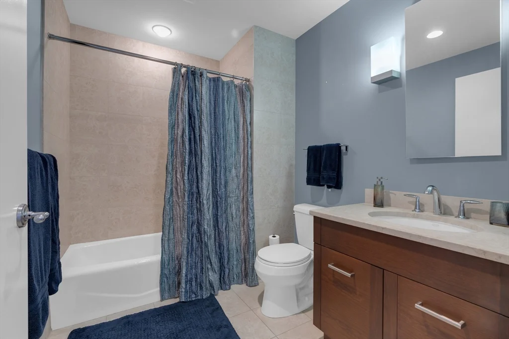 2 bed, 2 bath apartment for rent at 80 Broad St Unit PH1403, Boston Downtown — photo 12 of 18