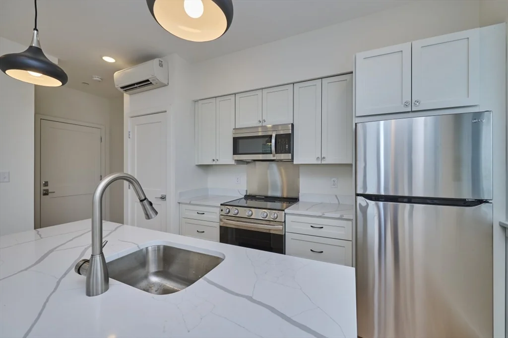 2 bed, 1 bath apartment for rent at 80 Broadway Unit 3C, East Arlington — photo 7 of 23