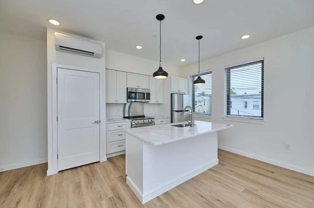 2 bed, 1 bath apartment for rent at 80 Broadway Unit 3C, East Arlington — photo 5 of 23