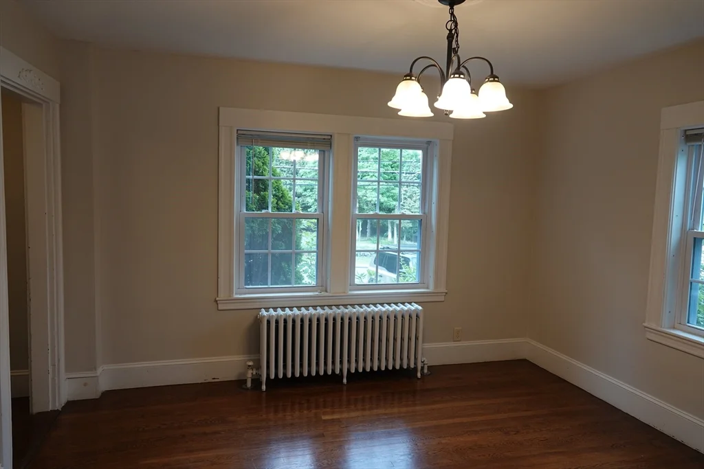 3 bed, 2 bath apartment for rent at 80 Center St, Burlington — photo 8 of 27