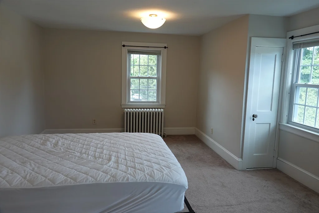 3 bed, 2 bath apartment for rent at 80 Center St, Burlington — photo 23 of 27