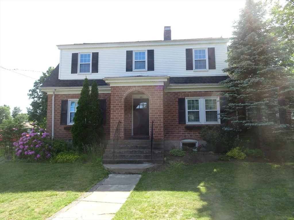 3 bed, 2 bath apartment for rent at 80 Center St, Burlington