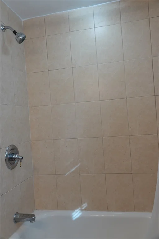 3 bed, 2 bath apartment for rent at 80 Center St, Burlington — photo 27 of 27
