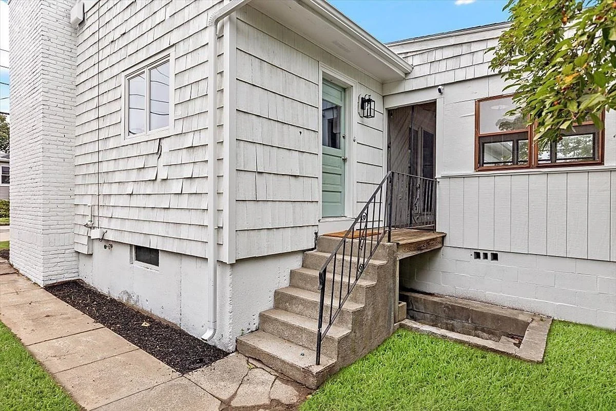3 bed, 1 bath apartment for rent at 80 Central Ave, Hull — photo 32 of 34