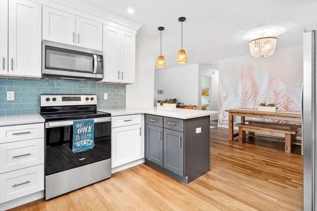 3 bed, 1 bath apartment for rent at 80 Cental Ave, Hull — photo 3 of 28