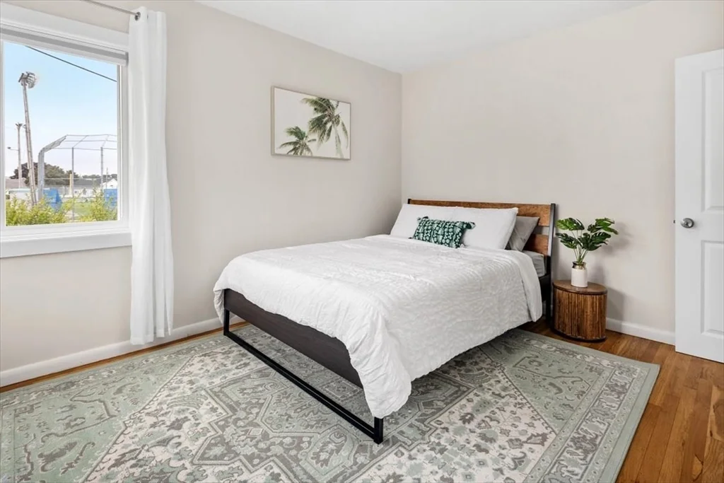 3 bed, 1 bath apartment for rent at 80 Cental Ave, Hull — photo 19 of 28