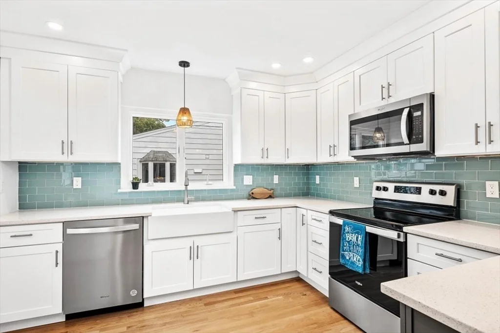 3 bed, 1 bath apartment for rent at 80 Cental Ave, Hull — photo 11 of 28