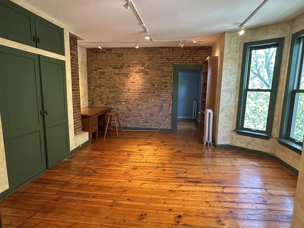 1 bed, 1 bath apartment for rent at 80 Chestnut St Unit 4C, Cambridge — photo 3 of 10
