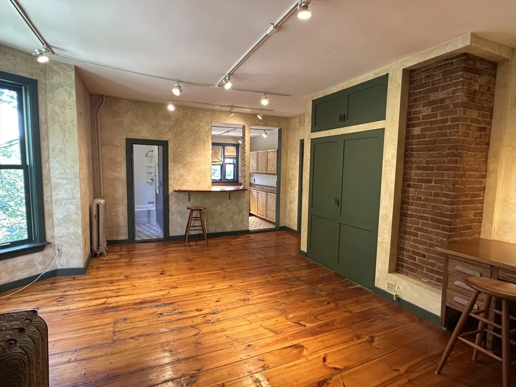 1 bed, 1 bath apartment for rent at 80 Chestnut St Unit 4C, Cambridge — photo 4 of 10