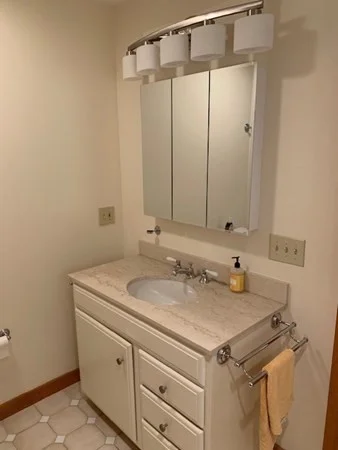1 bed, 1 bath apartment for rent at 80 Common St Unit 1, Groton — photo 15 of 17