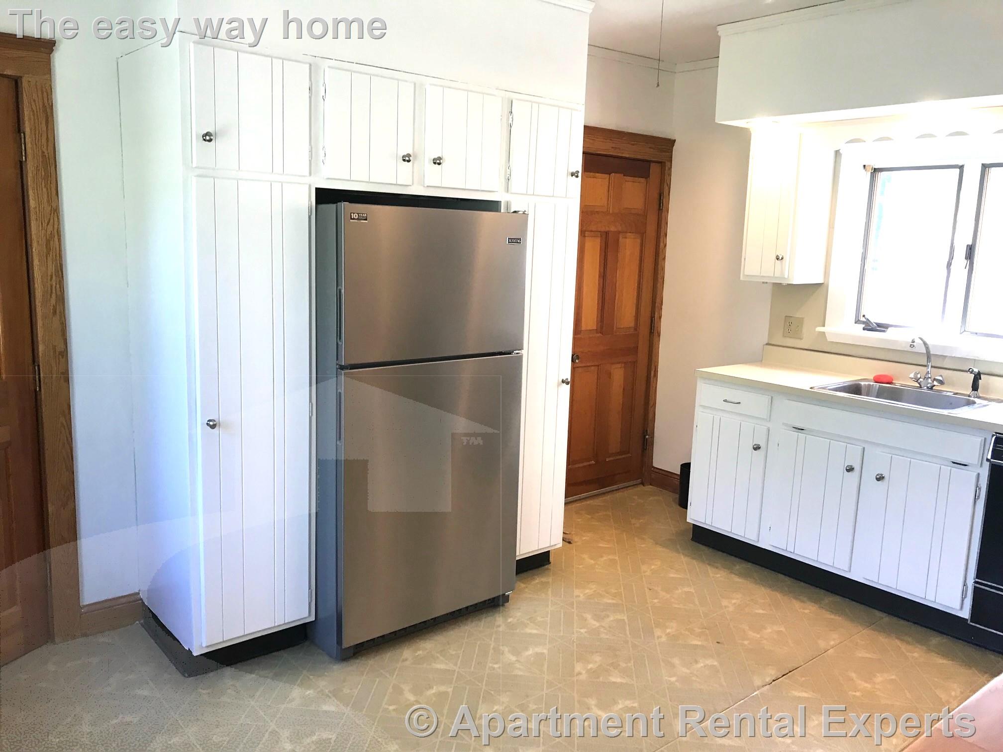 6 bed, 2 bath apartment for rent at 80 Curtis St, Teele Square — photo 2 of 14
