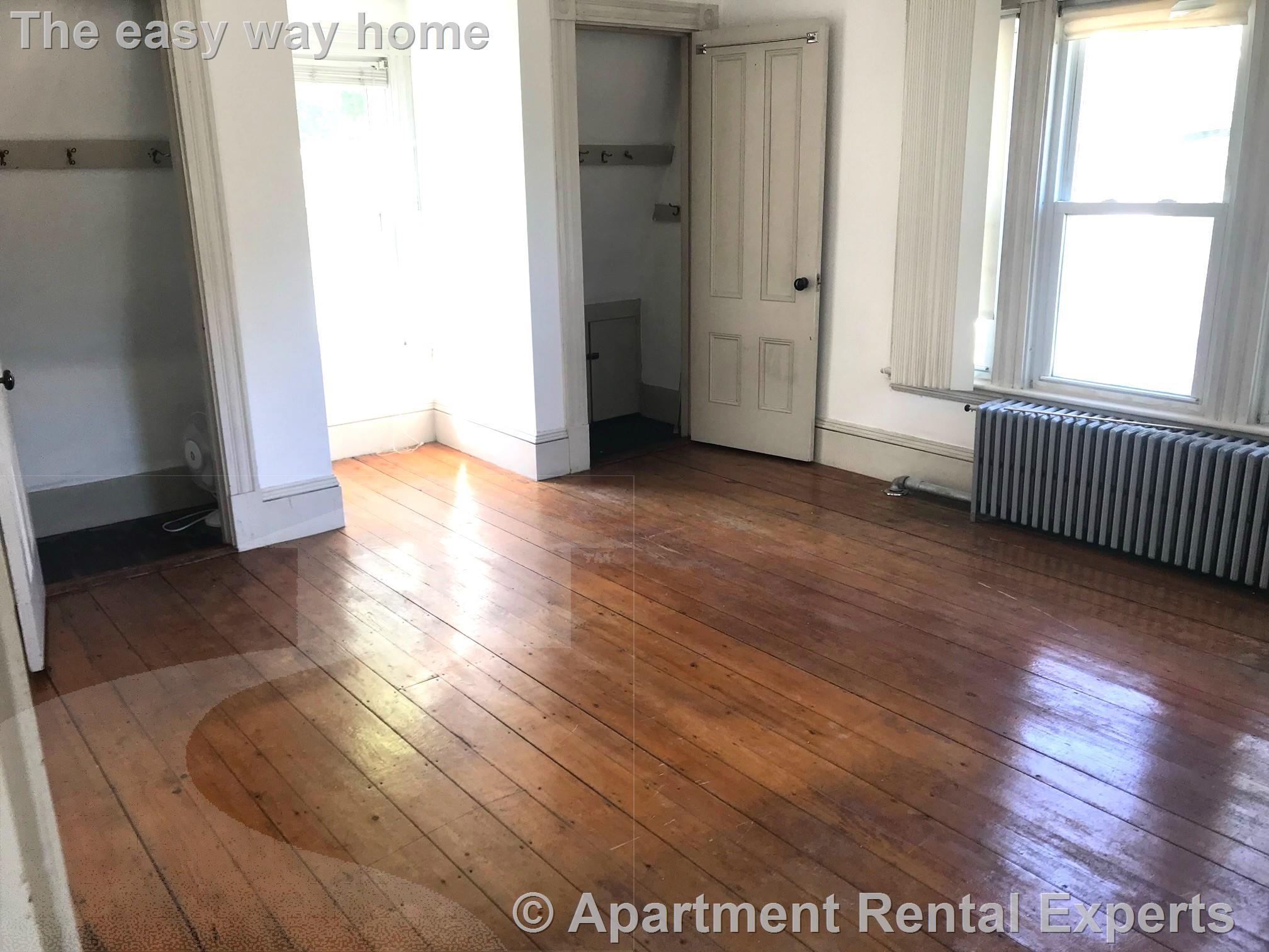 6 bed, 2 bath apartment for rent at 80 Curtis St, Teele Square — photo 5 of 14