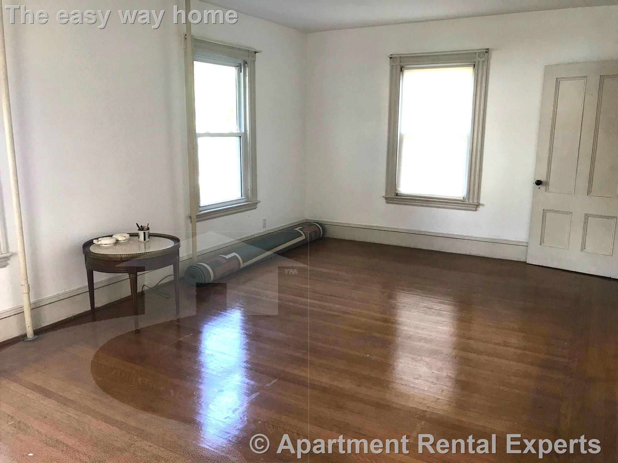 6 bed, 2 bath apartment for rent at 80 Curtis St, Teele Square — photo 8 of 14