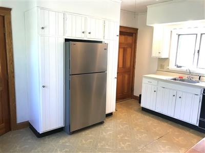 6 bed, 2 bath apartment for rent at 80 Curtis St Unit 1, West Somerville — photo 2 of 14
