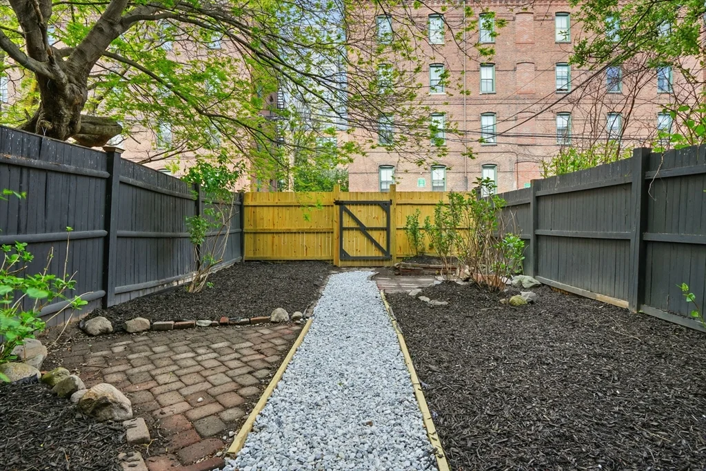 2 bed, 1 bath apartment for rent at 80 E Brookline St Unit 1, South End — photo 17 of 18