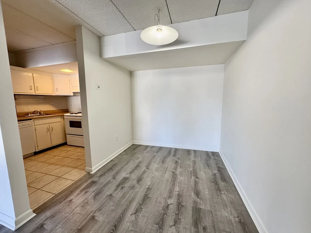 1 bed, 1 bath apartment for rent at 80 High St Unit 102, Dedham — photo 4 of 15