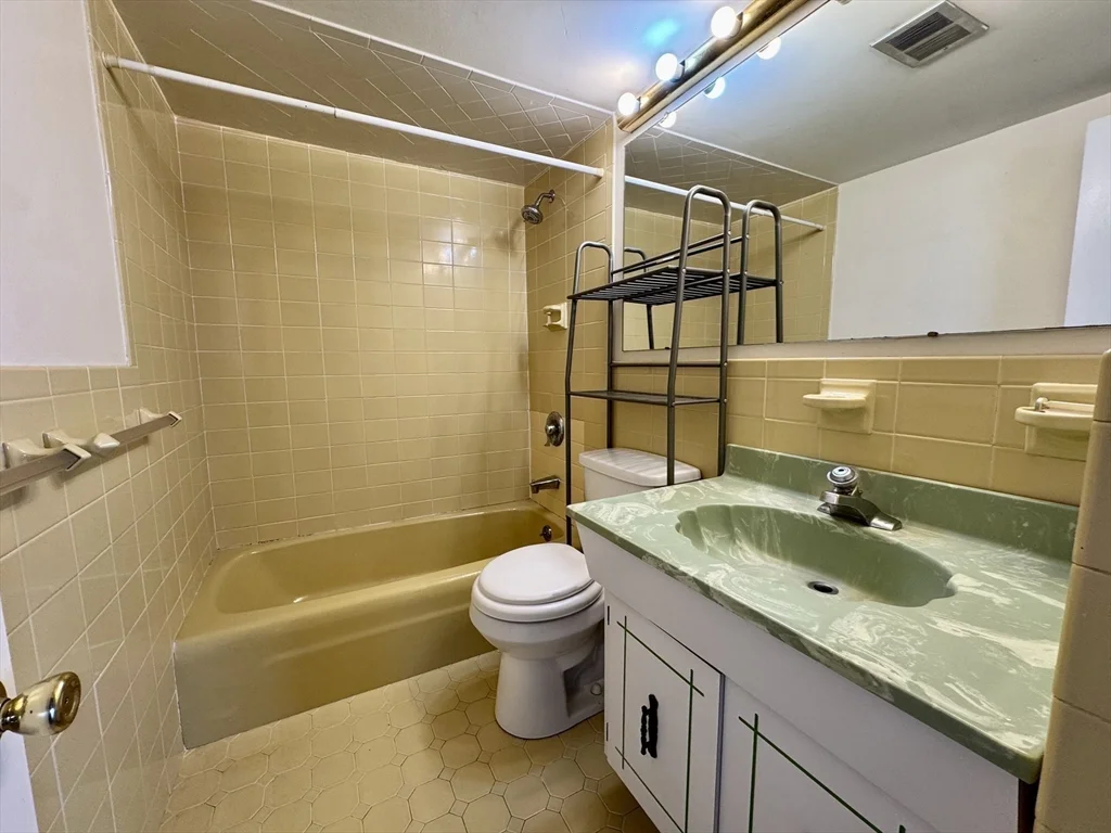 1 bed, 1 bath apartment for rent at 80 High St Unit 102, Dedham — photo 9 of 15