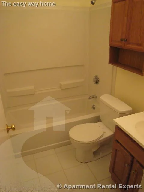 2 bed, 1 bath apartment for rent at 80 Highland Ave Unit 3, Union Square — photo 3 of 7