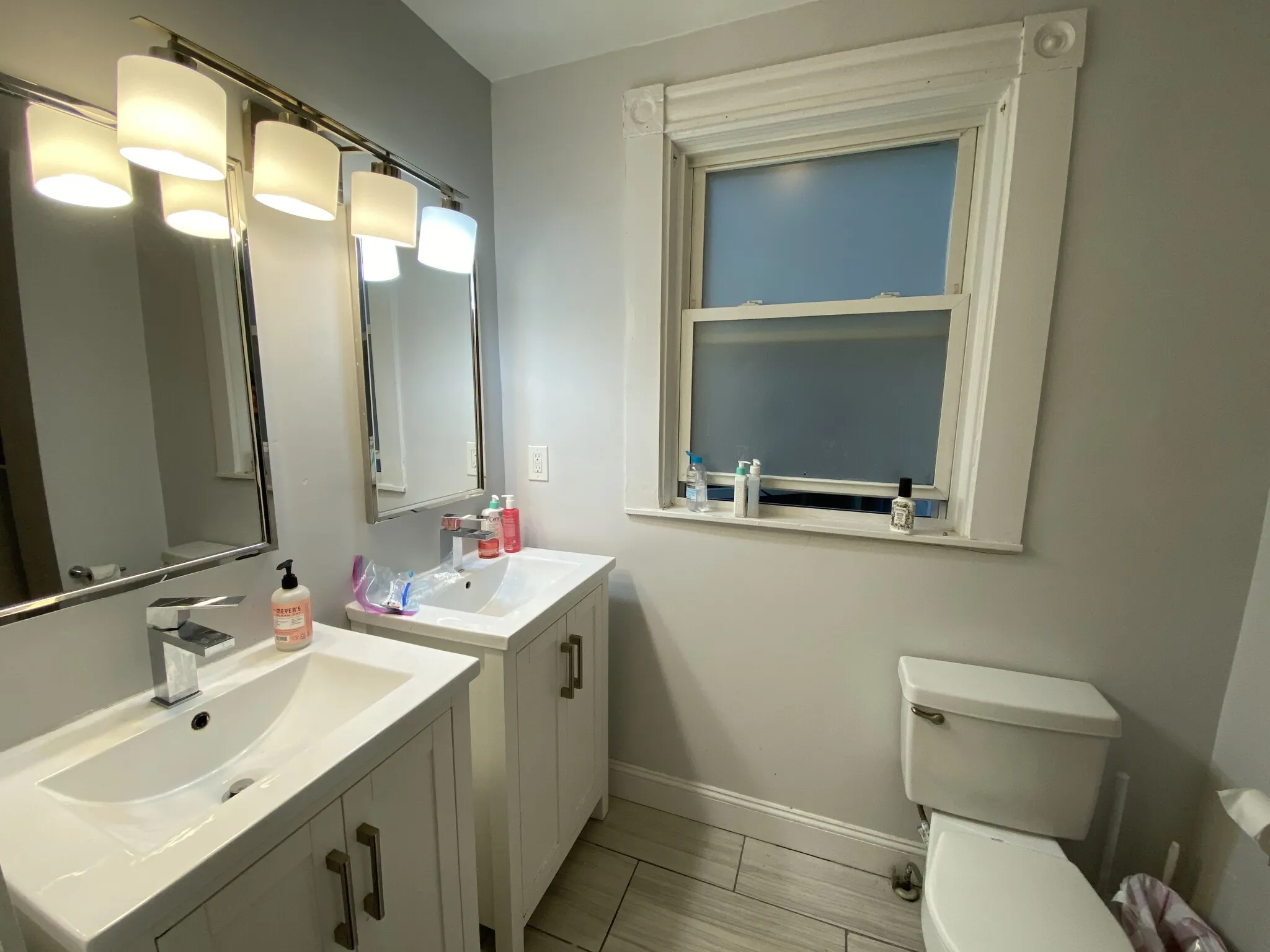 3 bed, 1 bath apartment for rent at 80 Hillside St Unit 2, Mission Hill — photo 3 of 9