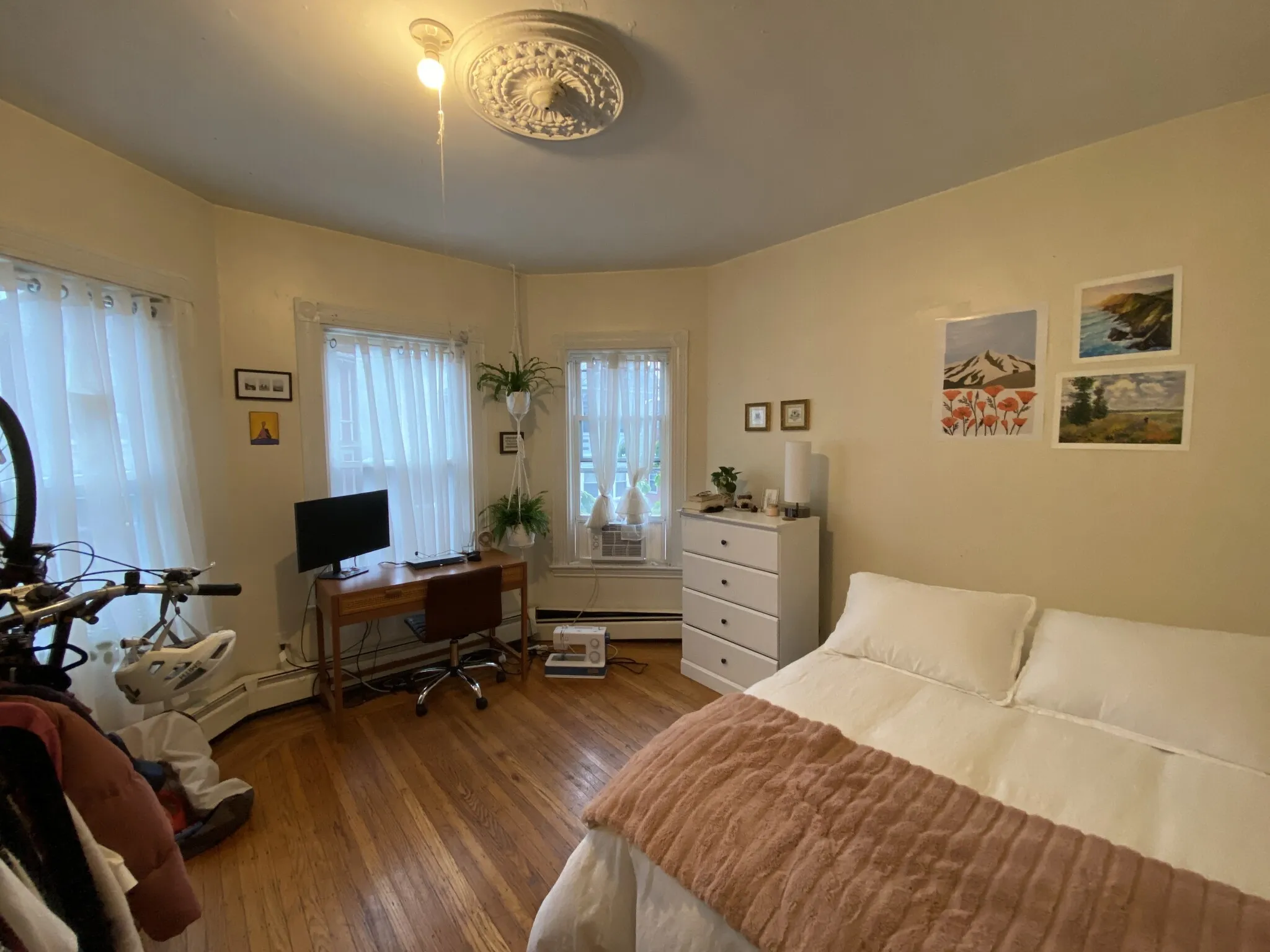 3 bed, 1 bath apartment for rent at 80 Hillside St Unit 2, Mission Hill — photo 2 of 9