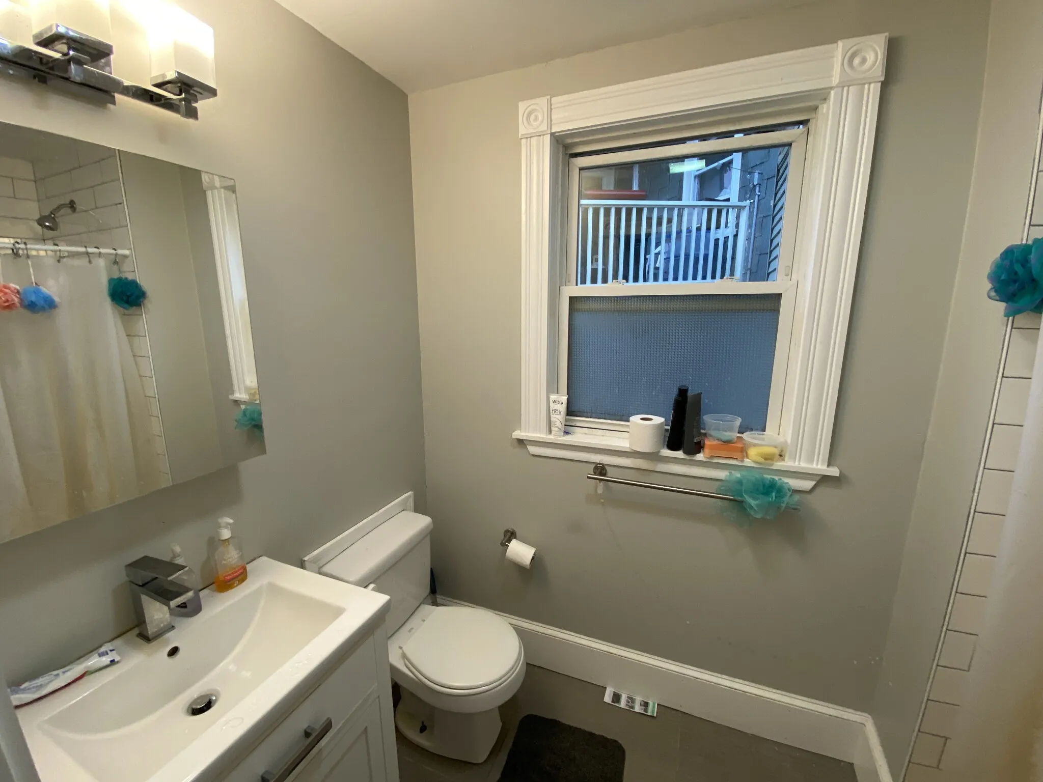 3 bed, 1 bath apartment for rent at 80 Hillside St Unit 3, Mission Hill — photo 3 of 9