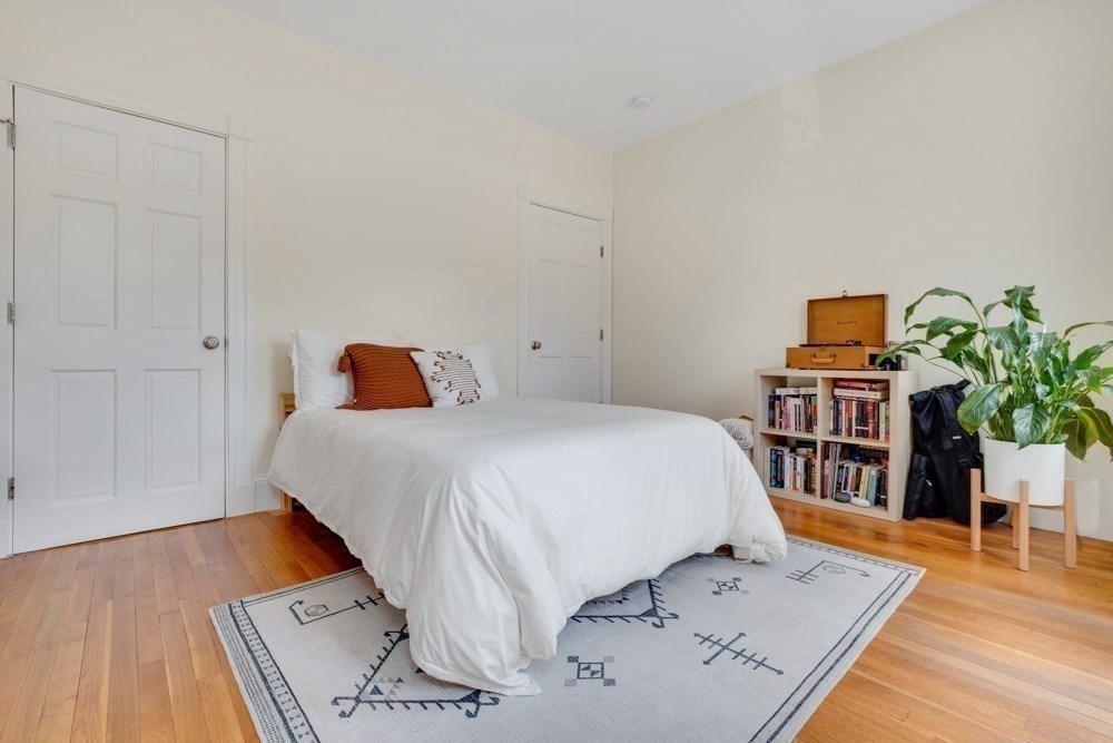 3 bed, 1 bath apartment for rent at 80 Kinnaird St Unit 1, Riverside — photo 11 of 23