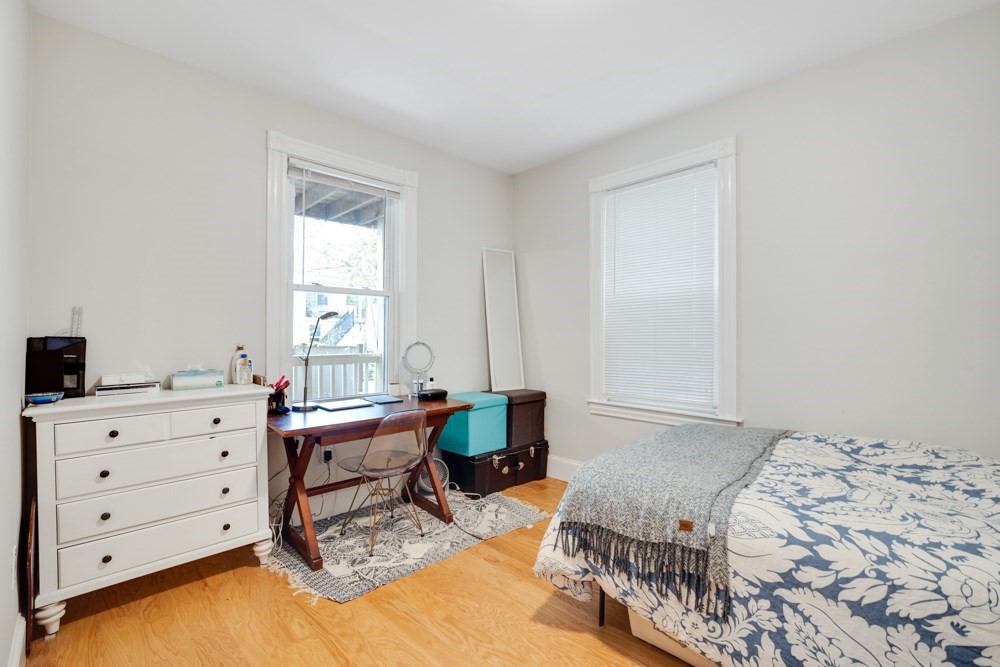 3 bed, 1 bath apartment for rent at 80 Kinnaird St Unit 1, Riverside — photo 13 of 23