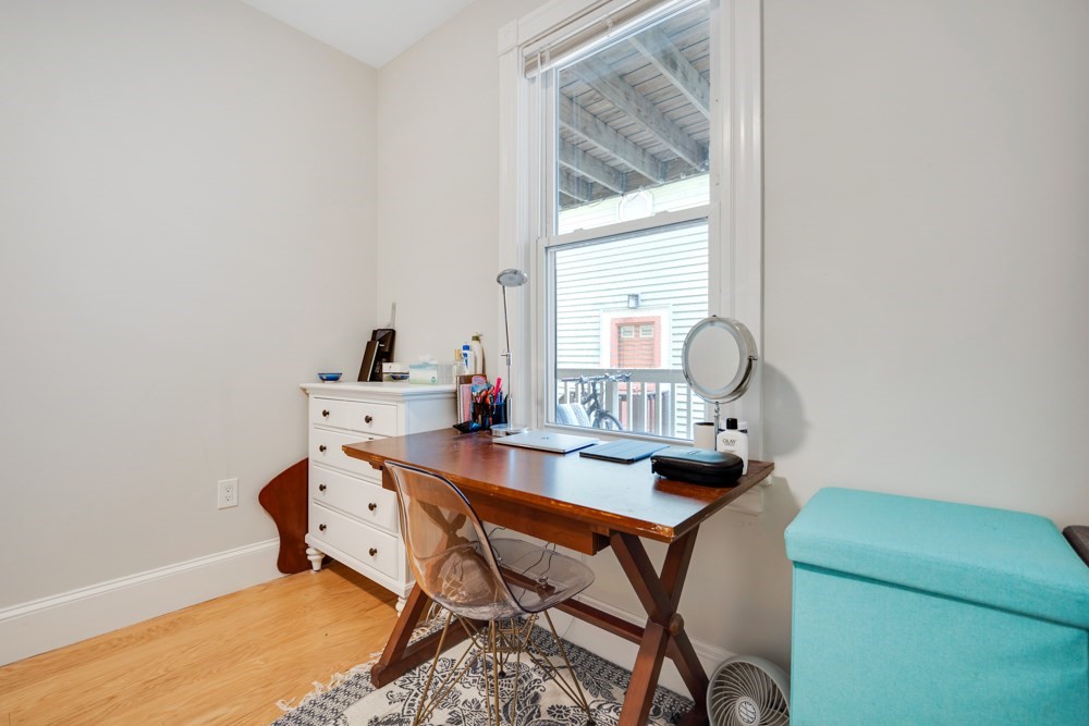 3 bed, 1 bath apartment for rent at 80 Kinnaird St Unit 1, Riverside — photo 14 of 23