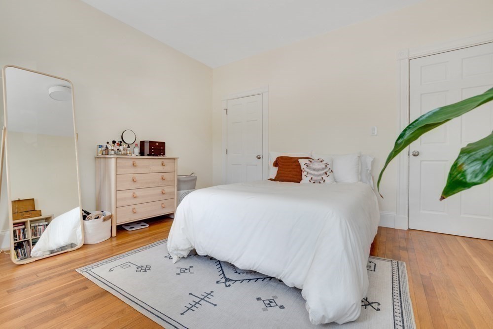 3 bed, 1 bath apartment for rent at 80 Kinnaird St Unit 1, Riverside — photo 10 of 23