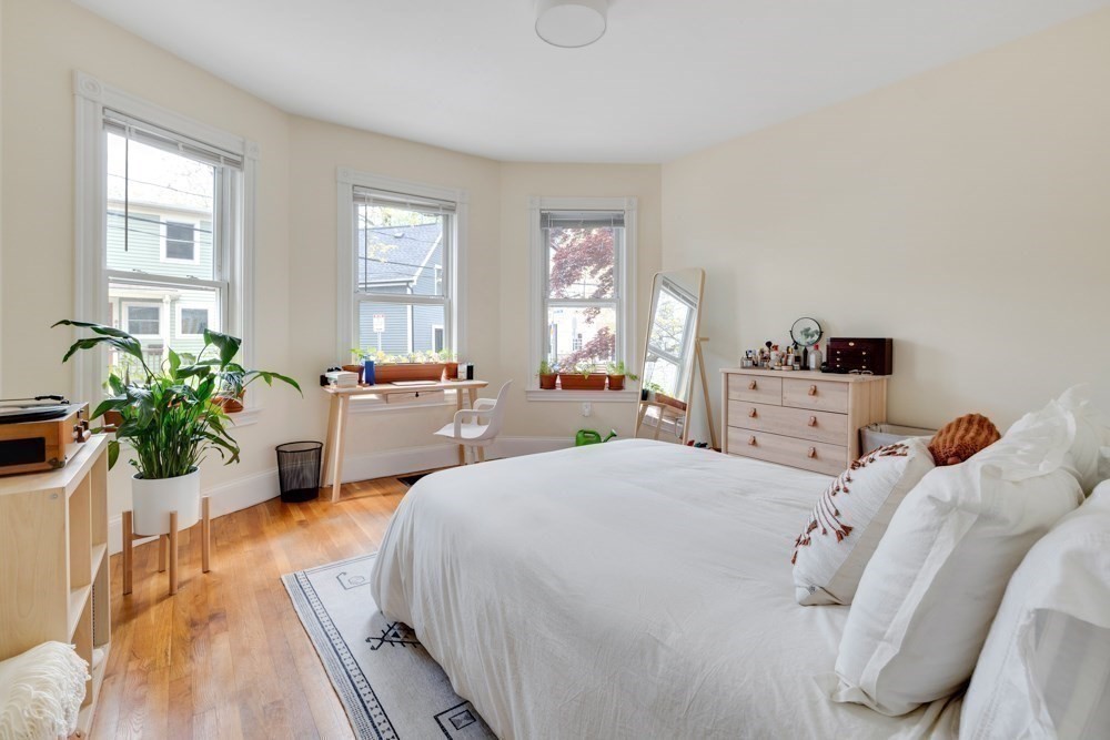 3 bed, 1 bath apartment for rent at 80 Kinnaird St Unit 1, Riverside — photo 9 of 23