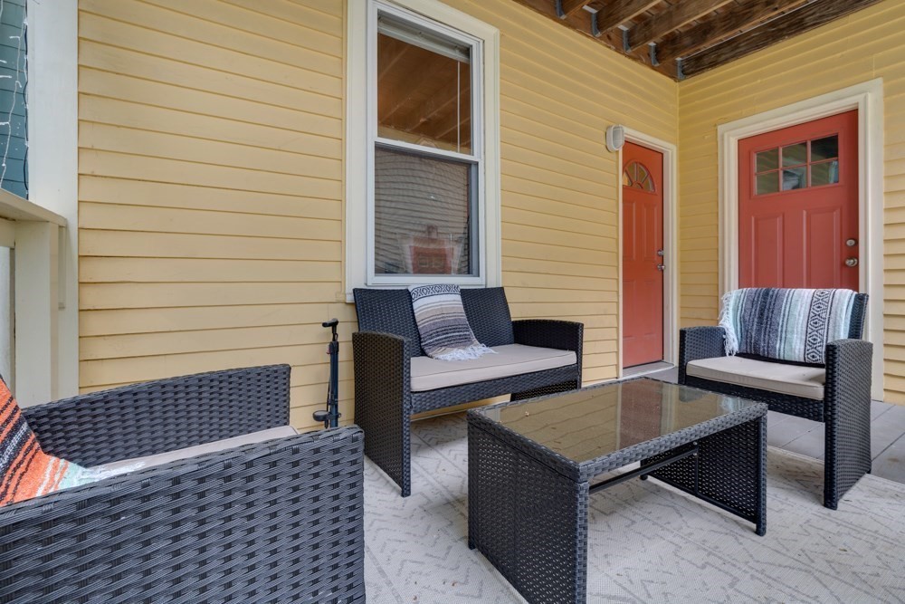 3 bed, 1 bath apartment for rent at 80 Kinnaird St Unit 1, Riverside — photo 21 of 23