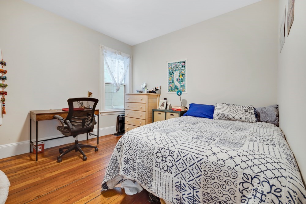 3 bed, 1 bath apartment for rent at 80 Kinnaird St Unit 1, Riverside — photo 18 of 23