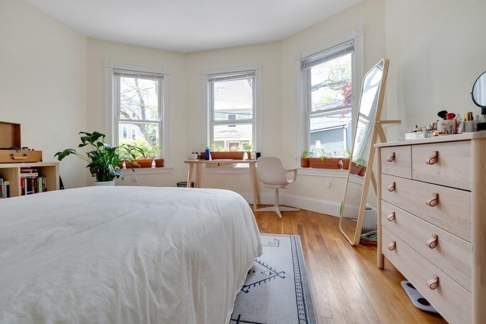 3 bed, 1 bath apartment for rent at 80 Kinnaird St Unit 1, Riverside — photo 12 of 23