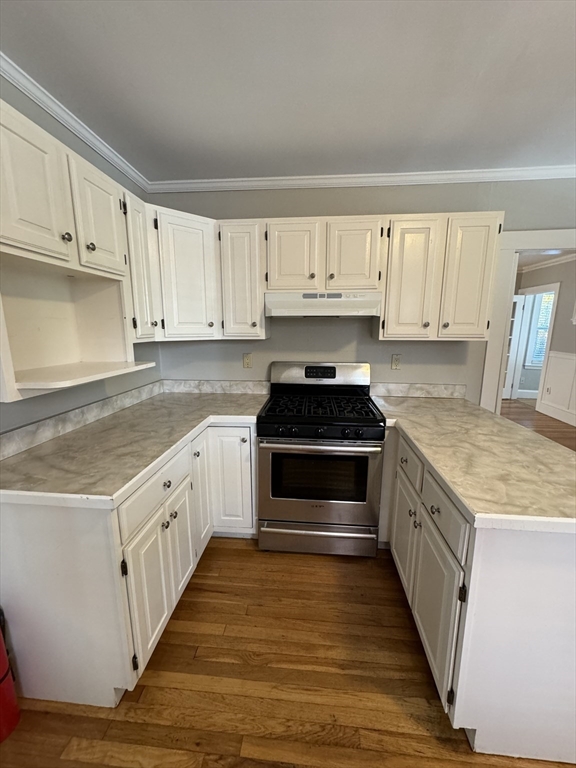 4 bed, 2 bath apartment for rent at 80 Lake St, Boston — photo 10 of 22