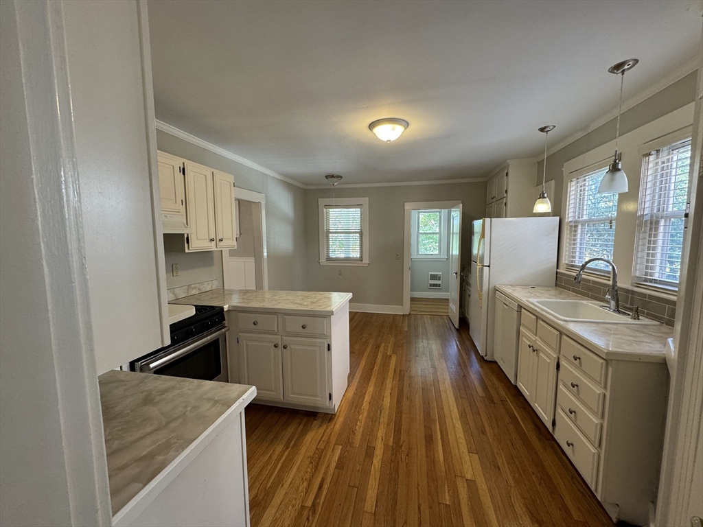 4 bed, 2 bath apartment for rent at 80 Lake St, Boston — photo 9 of 22