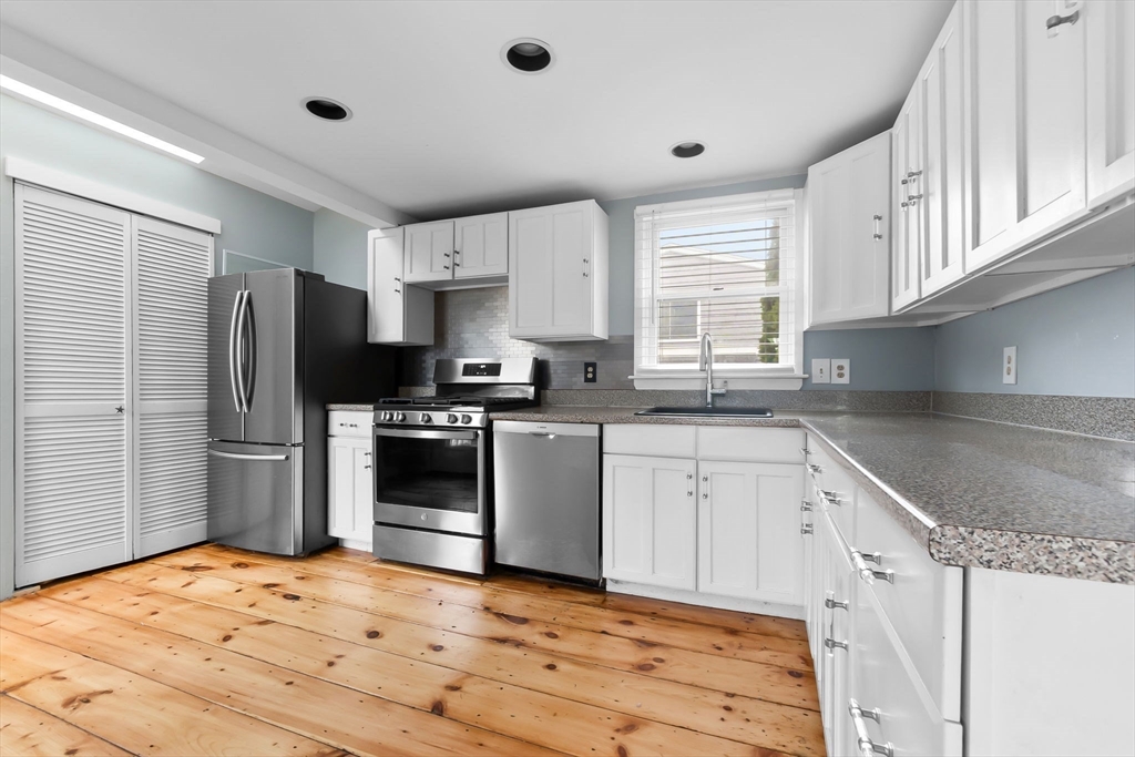 3 bed, 1 bath apartment for rent at 80 Lennox Rd Unit 1, Little Nahant — photo 14 of 31