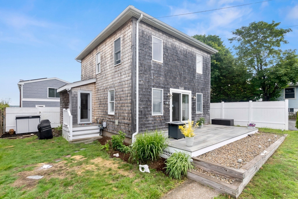 3 bed, 1 bath apartment for rent at 80 Lennox Rd Unit 1, Little Nahant — photo 1 of 31