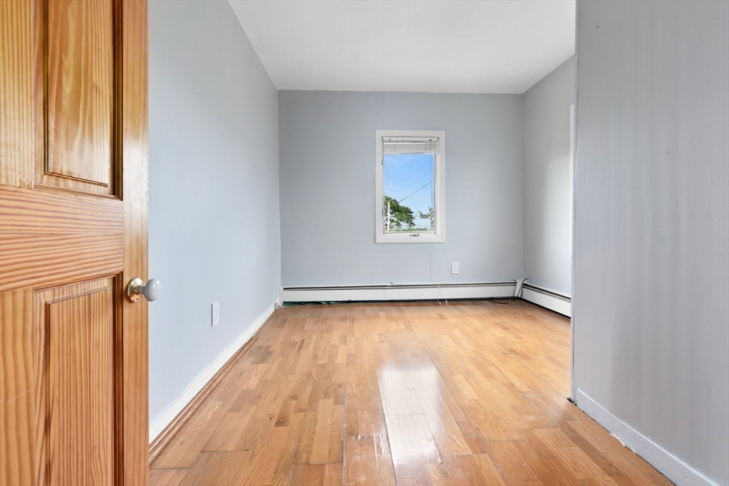 3 bed, 1 bath apartment for rent at 80 Lennox Rd Unit 1, Little Nahant — photo 28 of 31