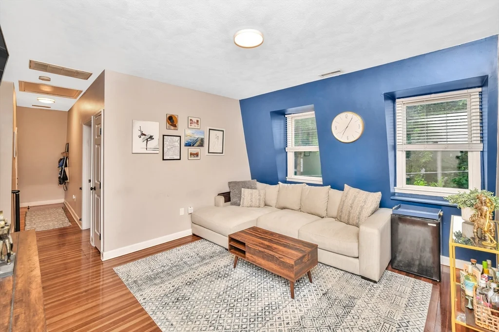 2 bed, 1 bath apartment for rent at 80 Linden St Unit B, Everett — photo 4 of 34