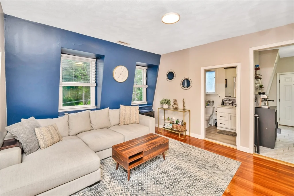 2 bed, 1 bath apartment for rent at 80 Linden St Unit B, Everett — photo 3 of 34