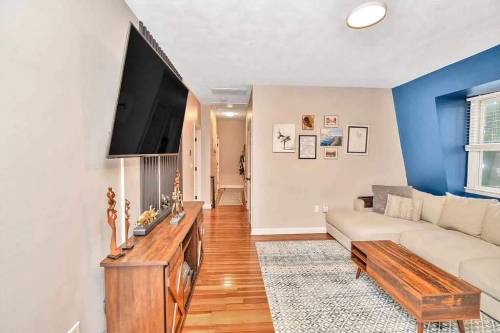 2 bed, 1 bath apartment for rent at 80 Linden St Unit B, Everett — photo 7 of 34