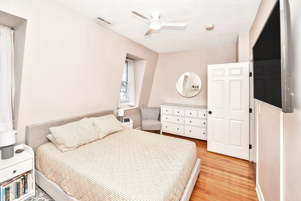 2 bed, 1 bath apartment for rent at 80 Linden St Unit B, Everett — photo 12 of 34