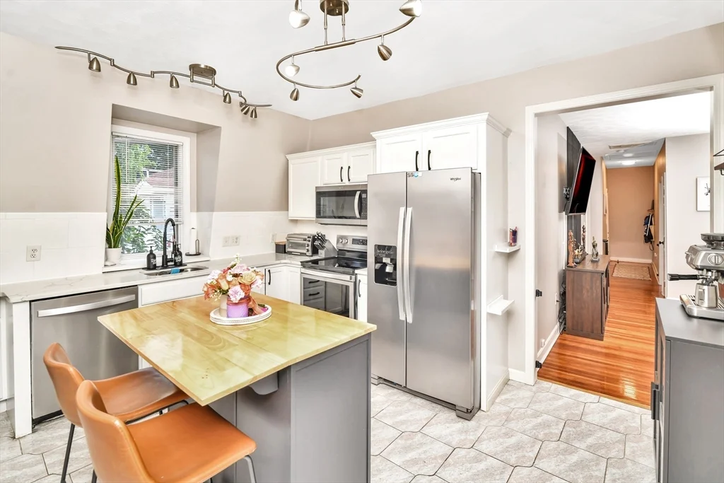 2 bed, 1 bath apartment for rent at 80 Linden St Unit B, Everett — photo 8 of 34