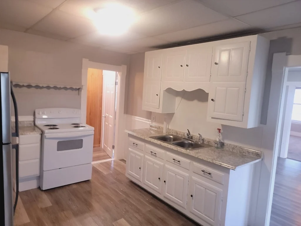 3 bed, 1 bath apartment for rent at 80 Linden Unit 2, Winchendon — photo 3 of 11