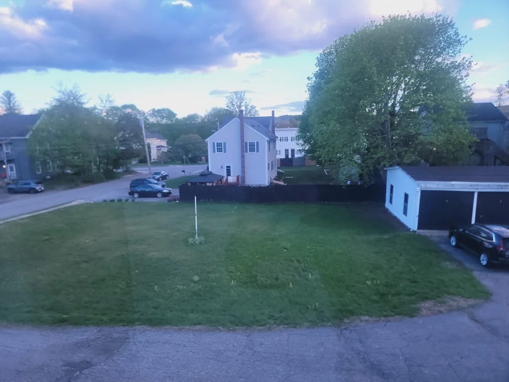 3 bed, 1 bath apartment for rent at 80 Linden Unit 2, Winchendon — photo 9 of 11