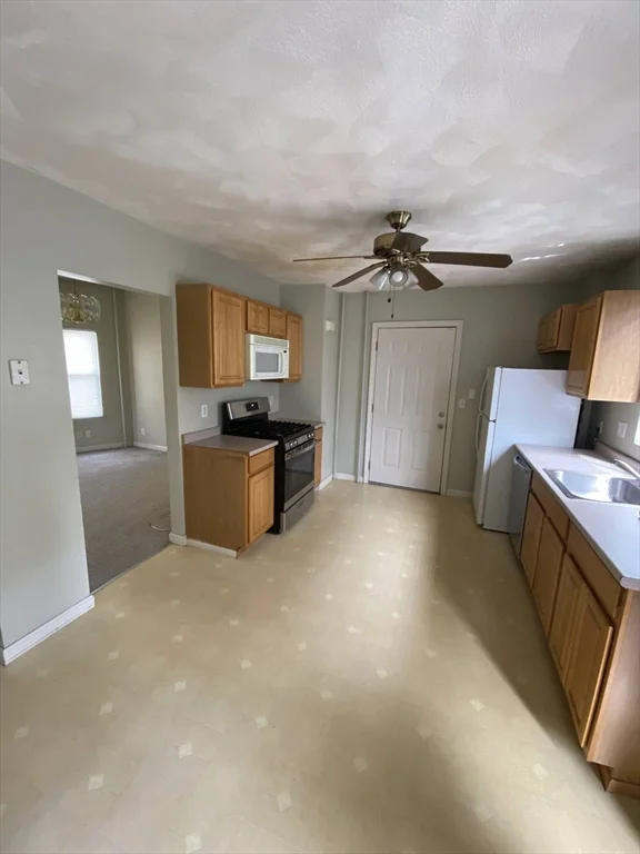 2 bed, 1 bath apartment for rent at 80 Madison Ave Unit 1, Everett — photo 8 of 12