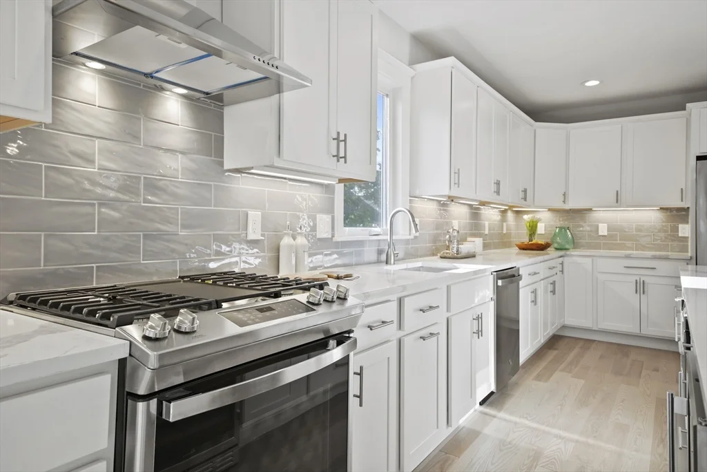 4 bed, 2 bath apartment for rent at 80 Massachusetts Ave Unit 80, Arlington — photo 13 of 41